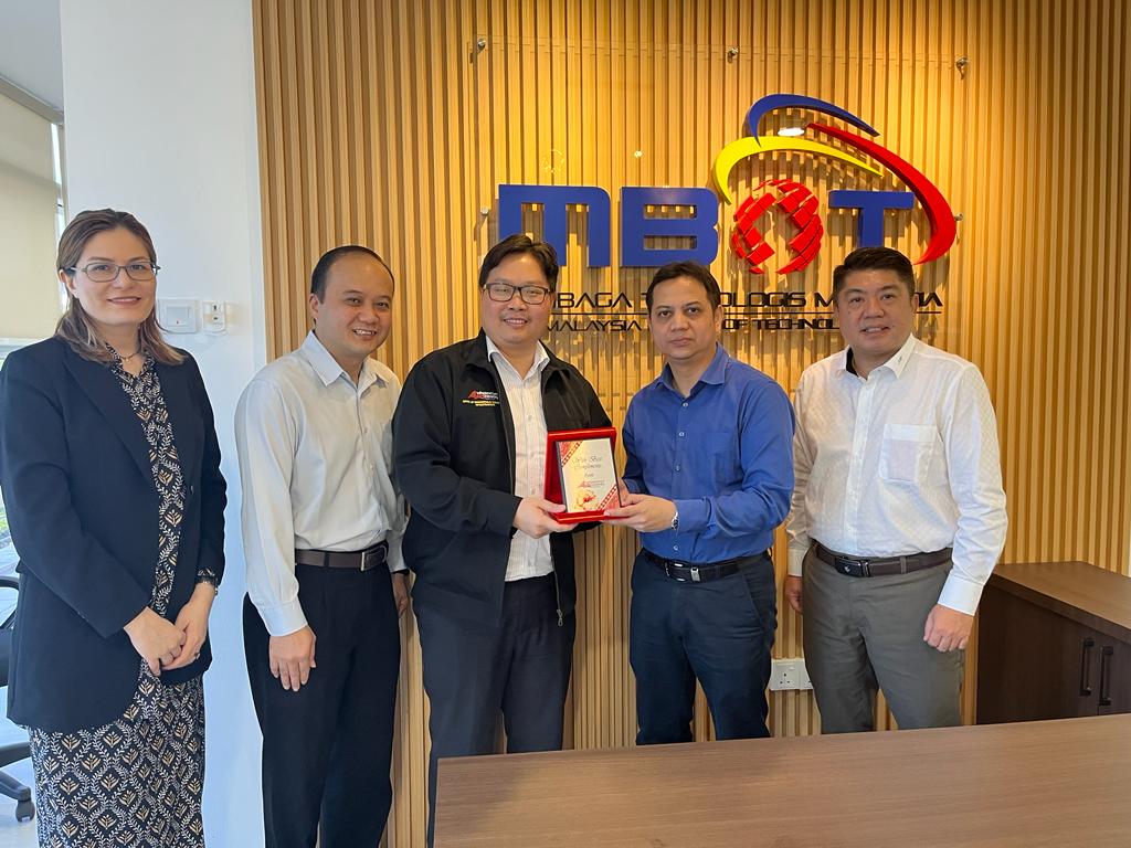 COURTESY CALL OF INFRASTRUCTURE UNIVERSITY KUALA LUMPUR DELEGATION TO MALAYSIA BOARD OF TECHNOLOGISTS