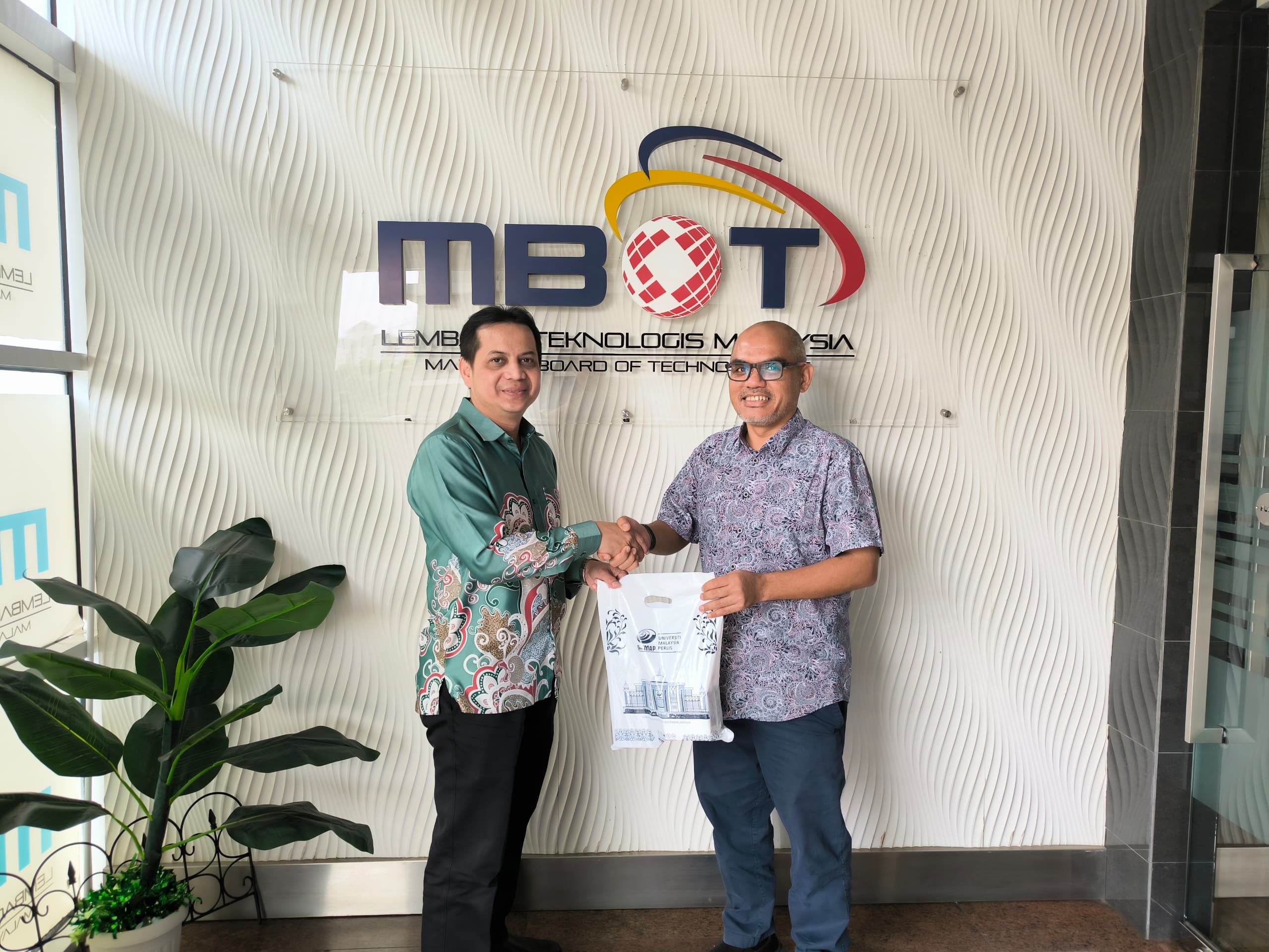 COURTESY CALL BY UNIVERSITI MALAYSIA PERLIS DELEGATION TO THE TECHNOLOGY AND TECHNICAL ACCREDITATION SECRETARIAT